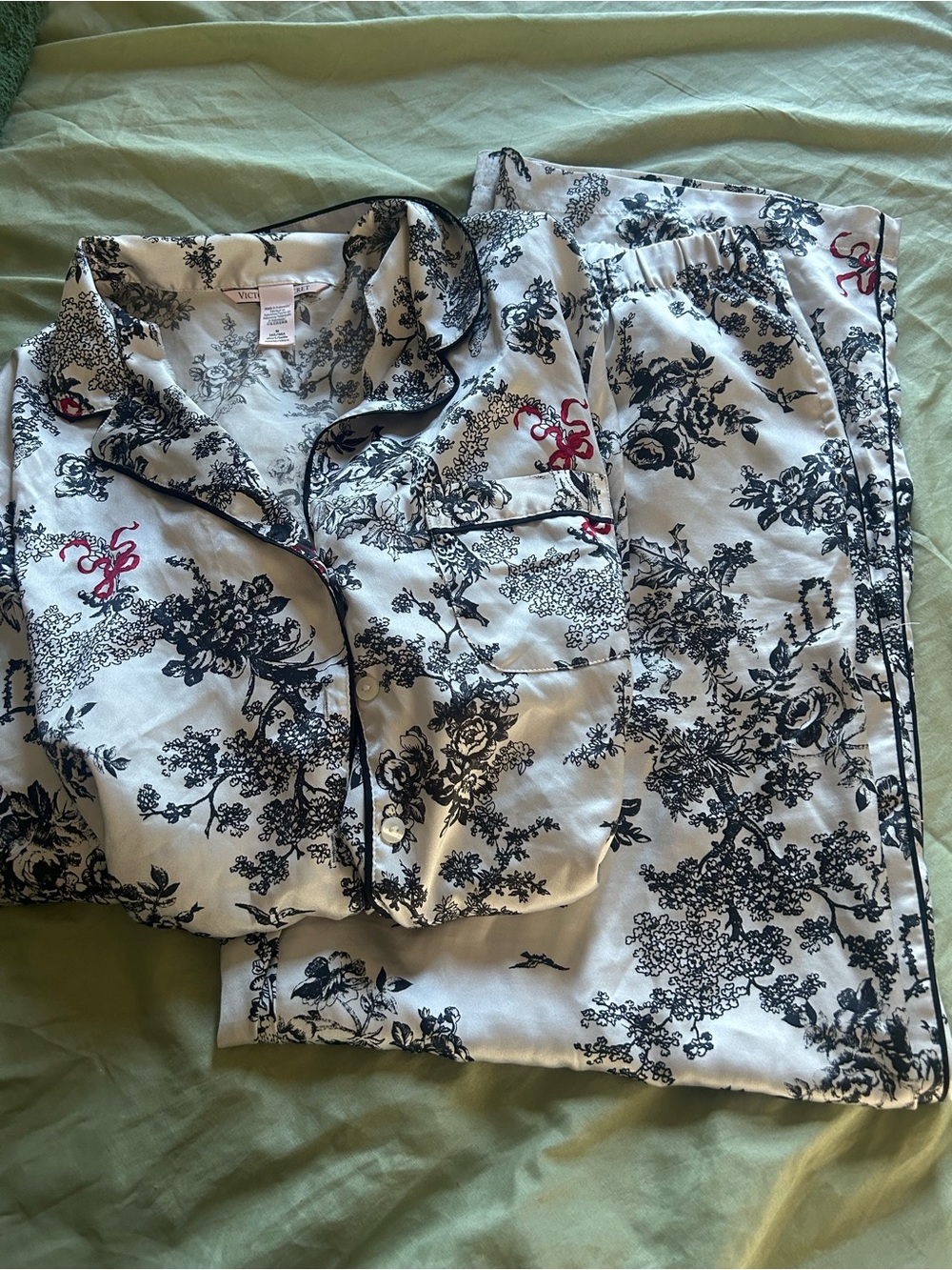 Victoria's Secret Black and White Floral Satin Pajama Set with red Accent.  Med
